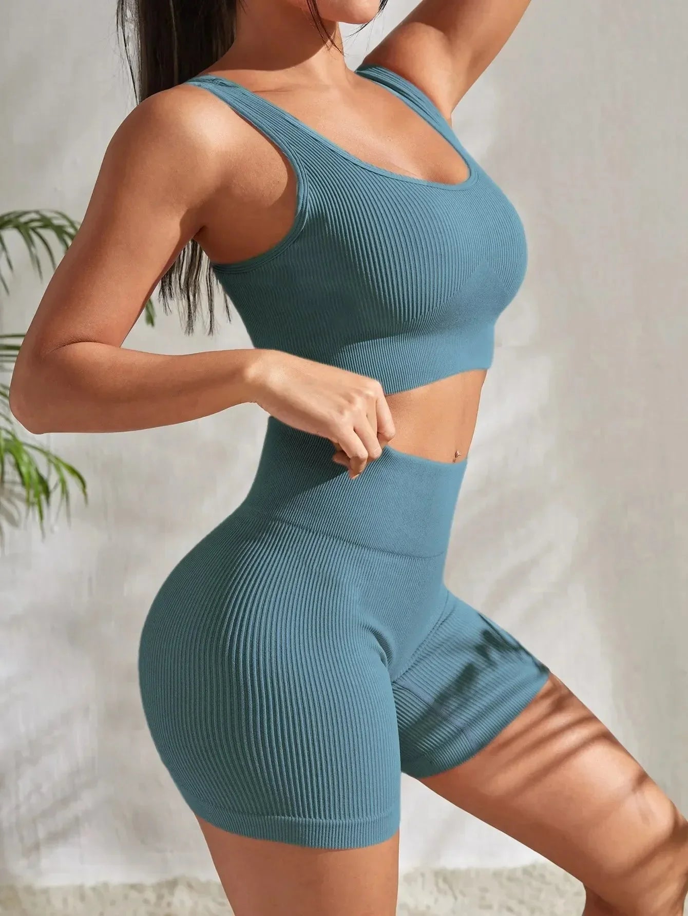 Nahtloses geripptes Yoga-Set für Damen – Crop-Top & High-Waist Shorts