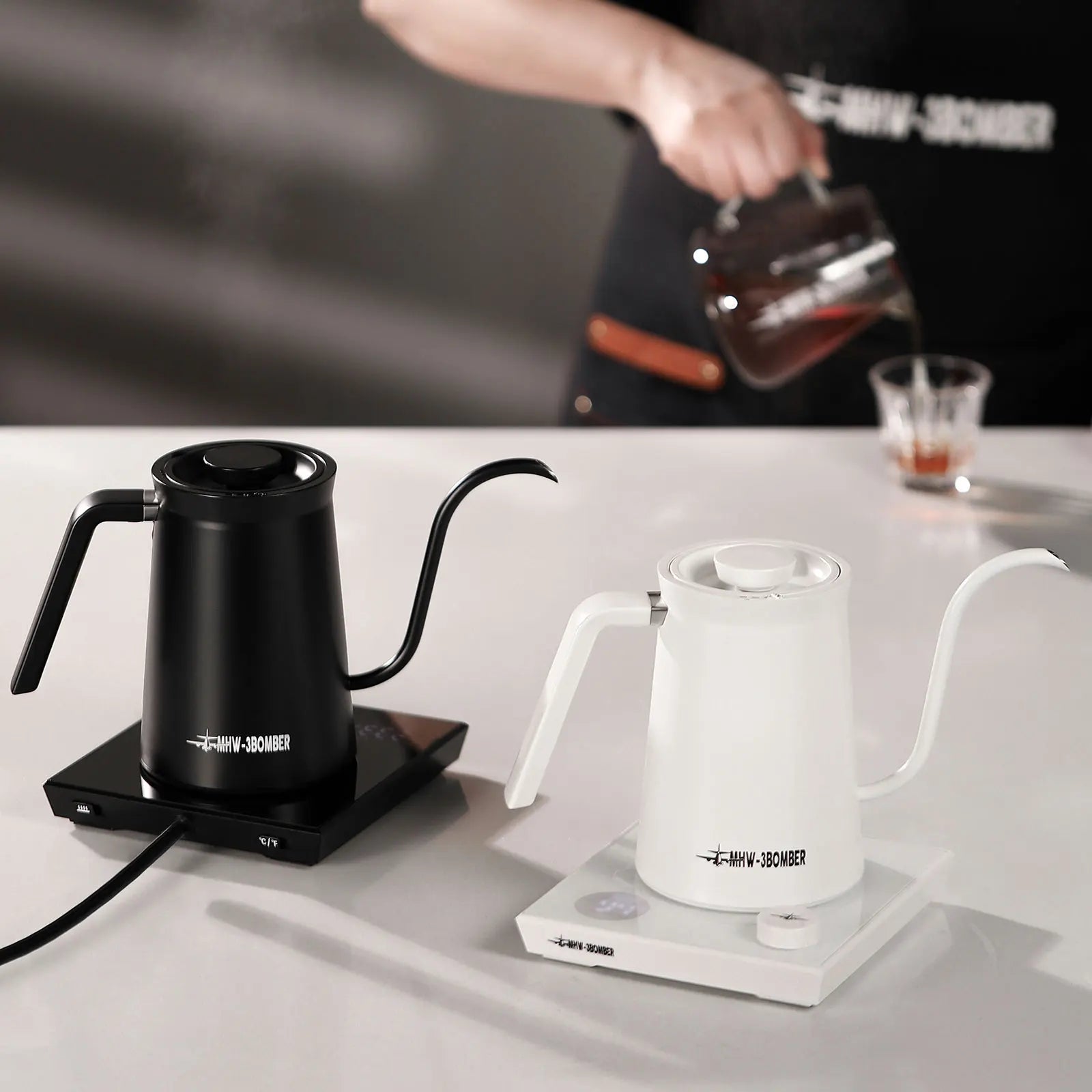 MHW-3BOMBER Intelligenter elektrischer Kaffeekessel Präzise Temperaturregelung Schwanenhalskessel Pour Over Kaffee Home Barista Zubehör