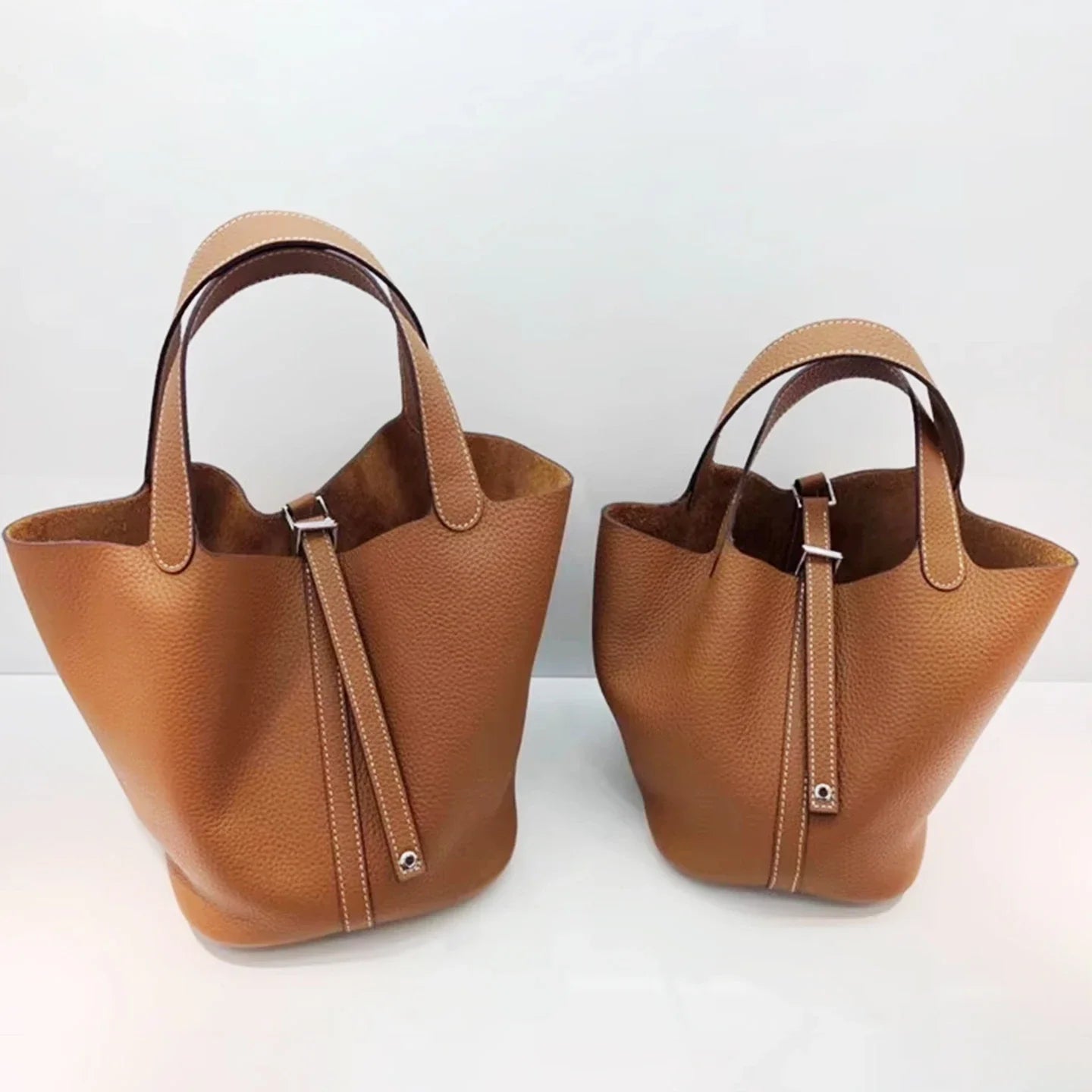 Sac Seau en Cuir pour Femme - Sac à Main en Cuir Véritable | Grand Sac Fourre-Tout avec Ferrure Argentée