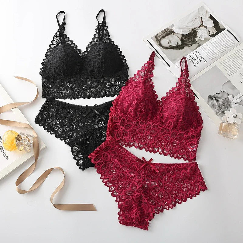 Ensemble soutien-gorge sans armatures et culotte en dentelle florale
