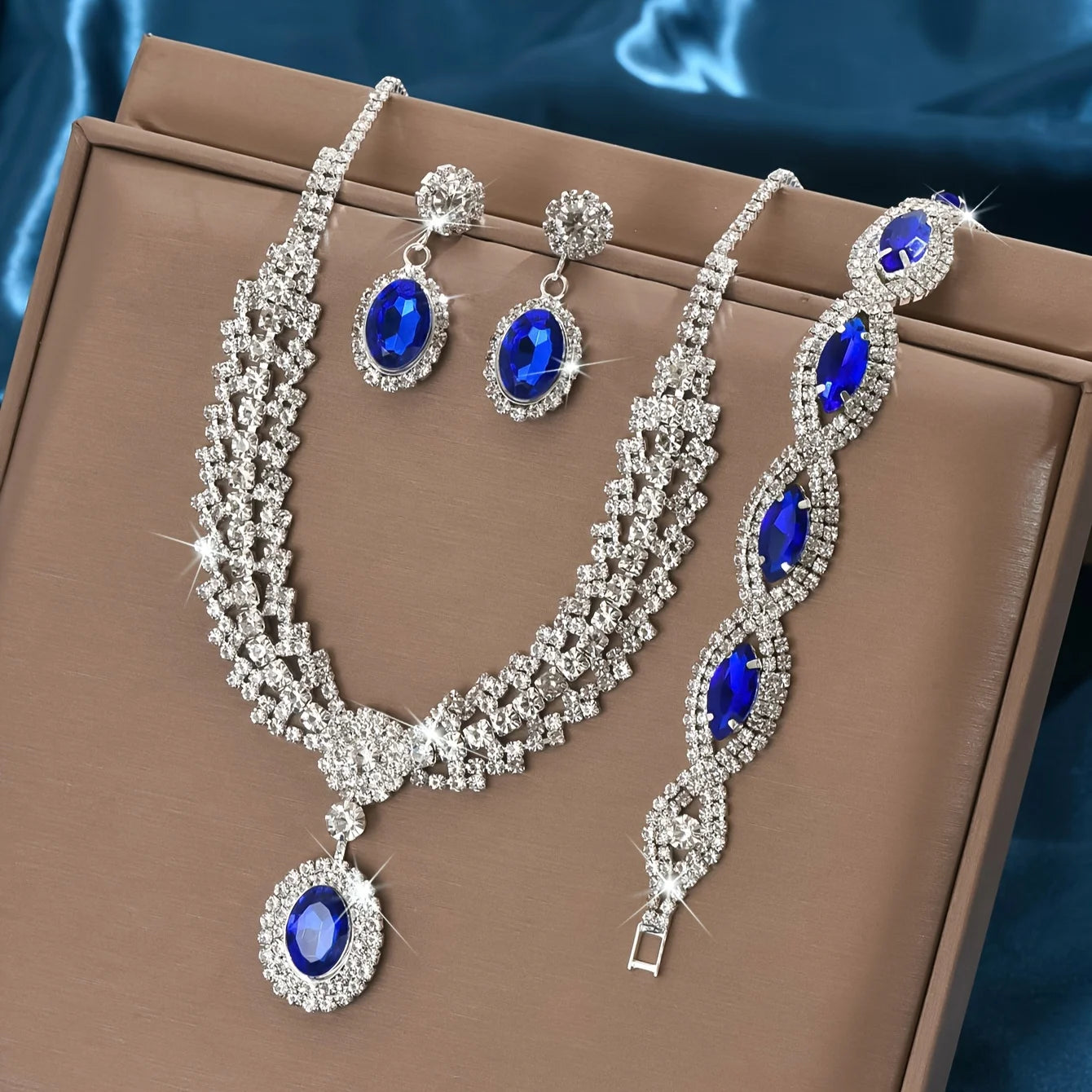 Elegantes Brautschmuck-Set – Halskette und Ohrringe mit Kristall (verschiedene Farben)
