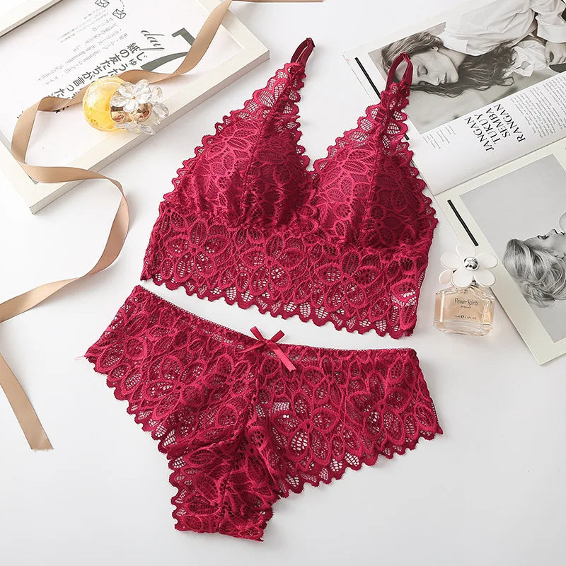Bügelloser BH mit Blumenspitze & Slip-Set