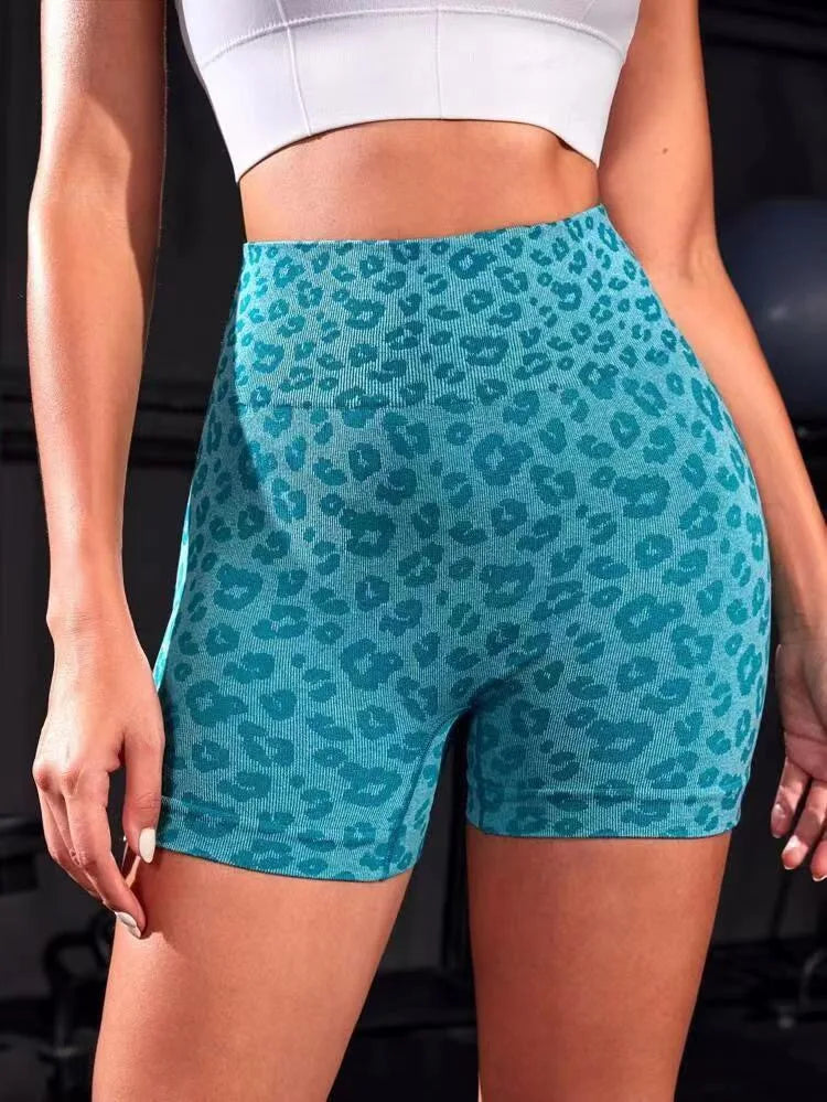 Short de yoga moulant et séchant rapidement à taille haute.